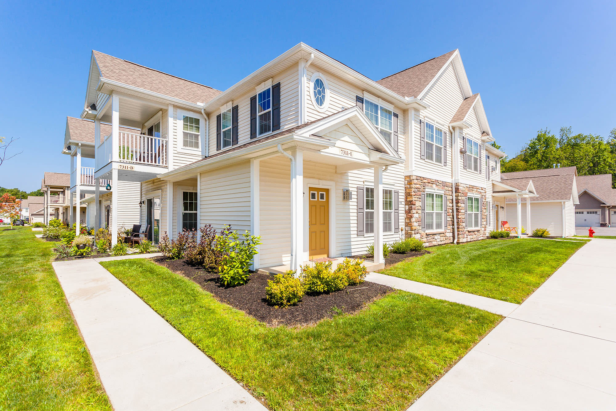 Welcome to Auburn Creek Apartments in Victor, NY
