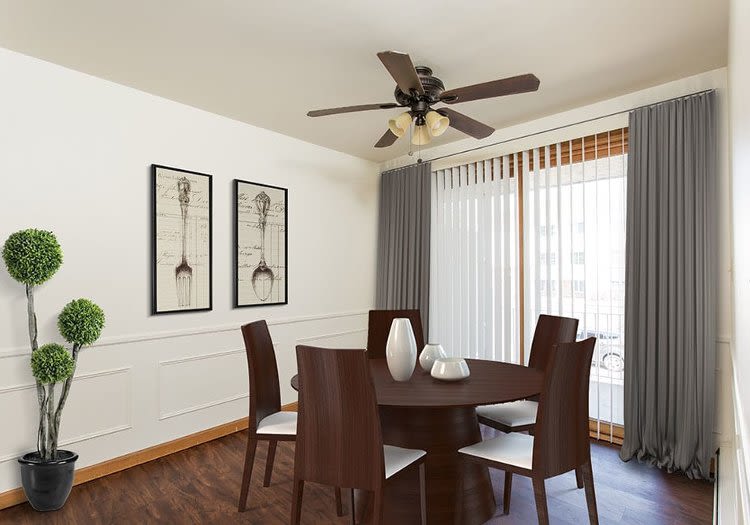 Dining room at Green Lake Apartments & Townhomes home in Orchard Park