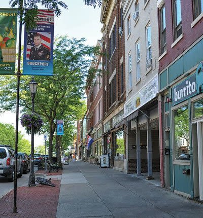 Willowbrooke Apartments and Townhomes offers commuting conveniences in Brockport, NY