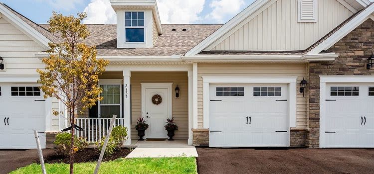 The Links at CenterPointe Townhomes spacious townhomes with garages in Canandaigua, NY