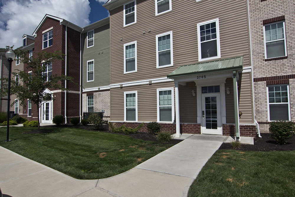 Building Exterior at Overlook Apartments in Elsmere, KY