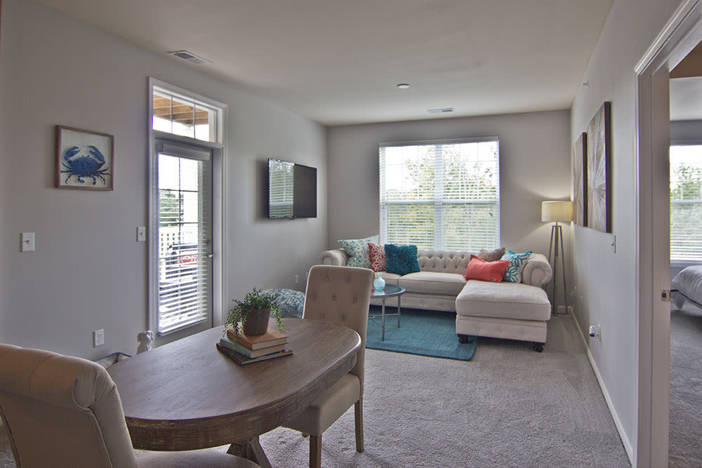 Spacious living room in Elsmere, Kentucky