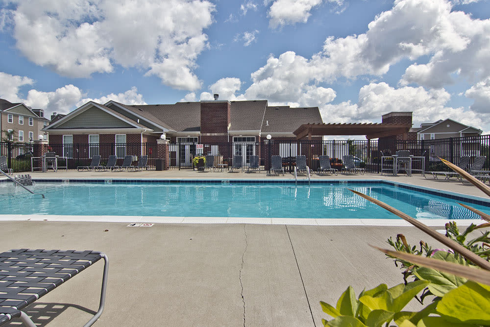 Swimming pool at Overlook Apartments in Elsmere, KY