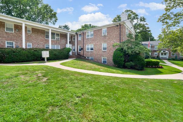 Amenities at Short Hills Village Apartment Homes