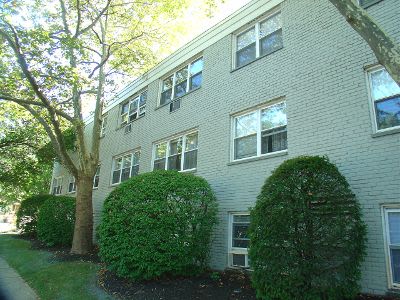Enjoy the neighborhood at Highland House Apartment Homes
