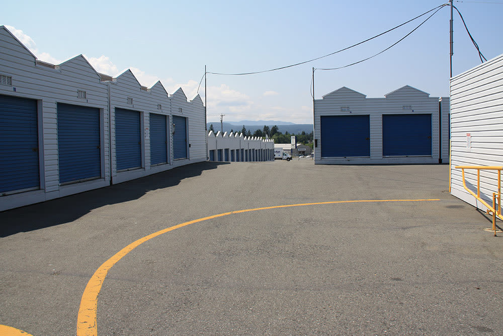 Wide driveways at Budget Self Storage in Nanaimo, British Columbia. 