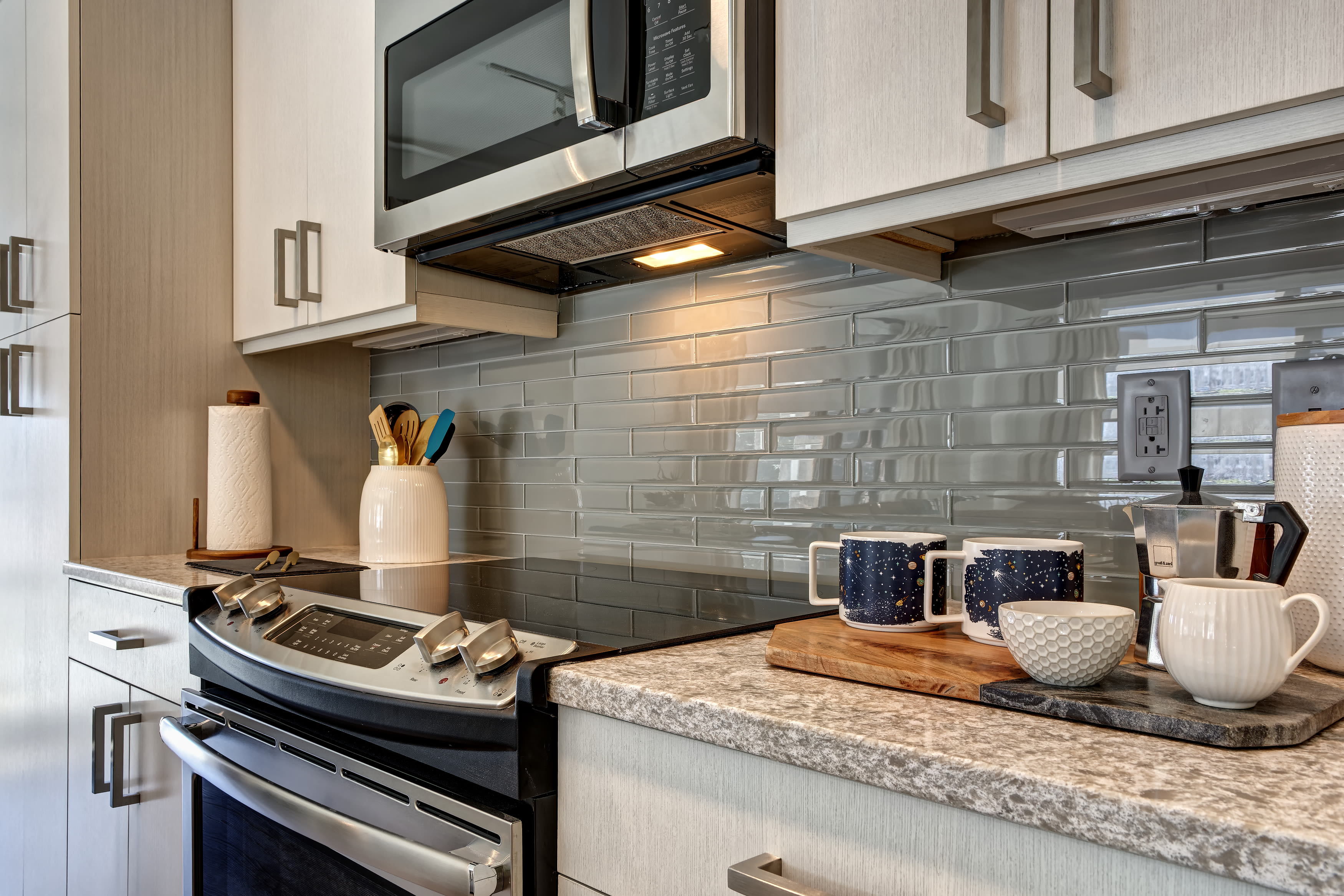 Contemporary Chef's Kitchen Vela on the Park