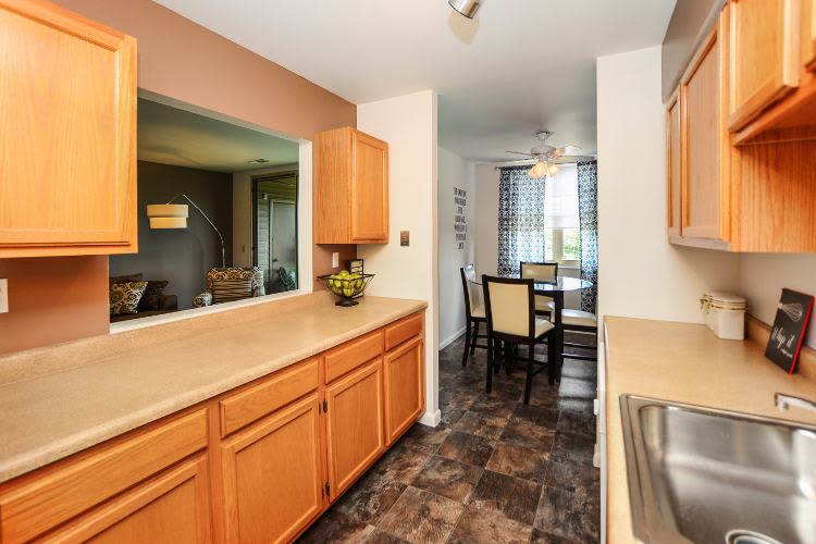 Kitchen at Summit Pointe Apartment Homes