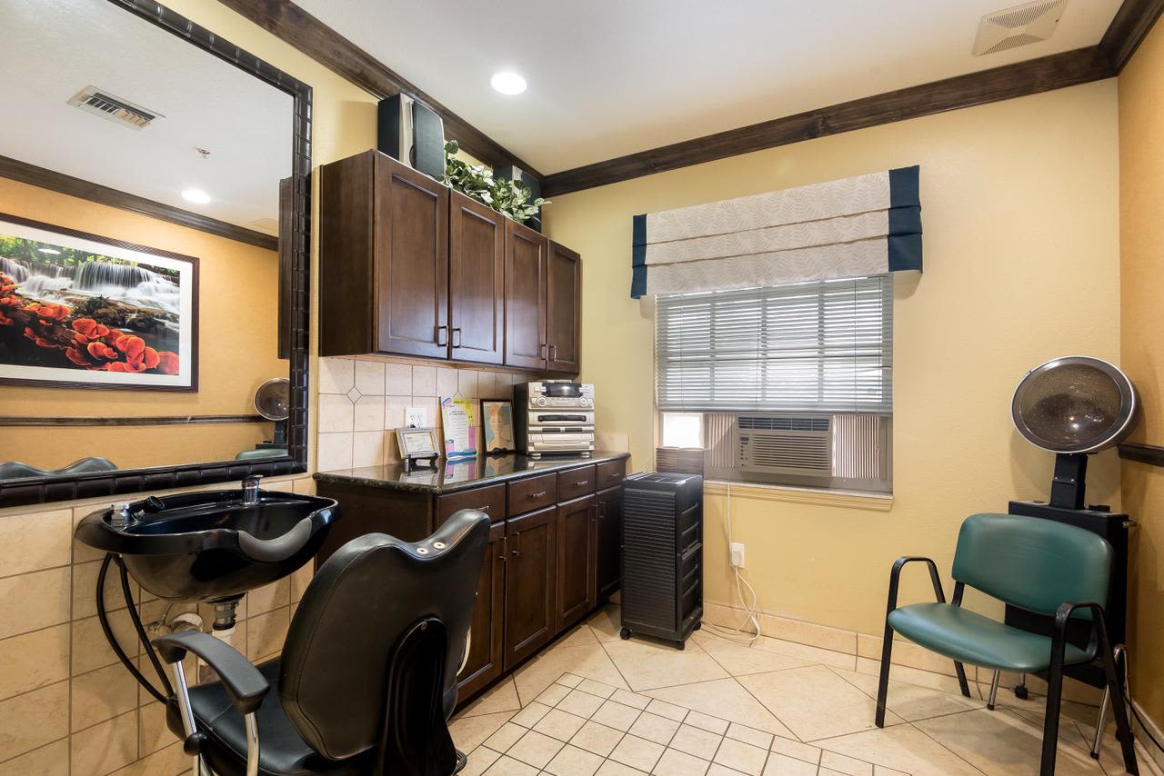 Jog Road Greenacres, FL Senior Living near West Palm Beach