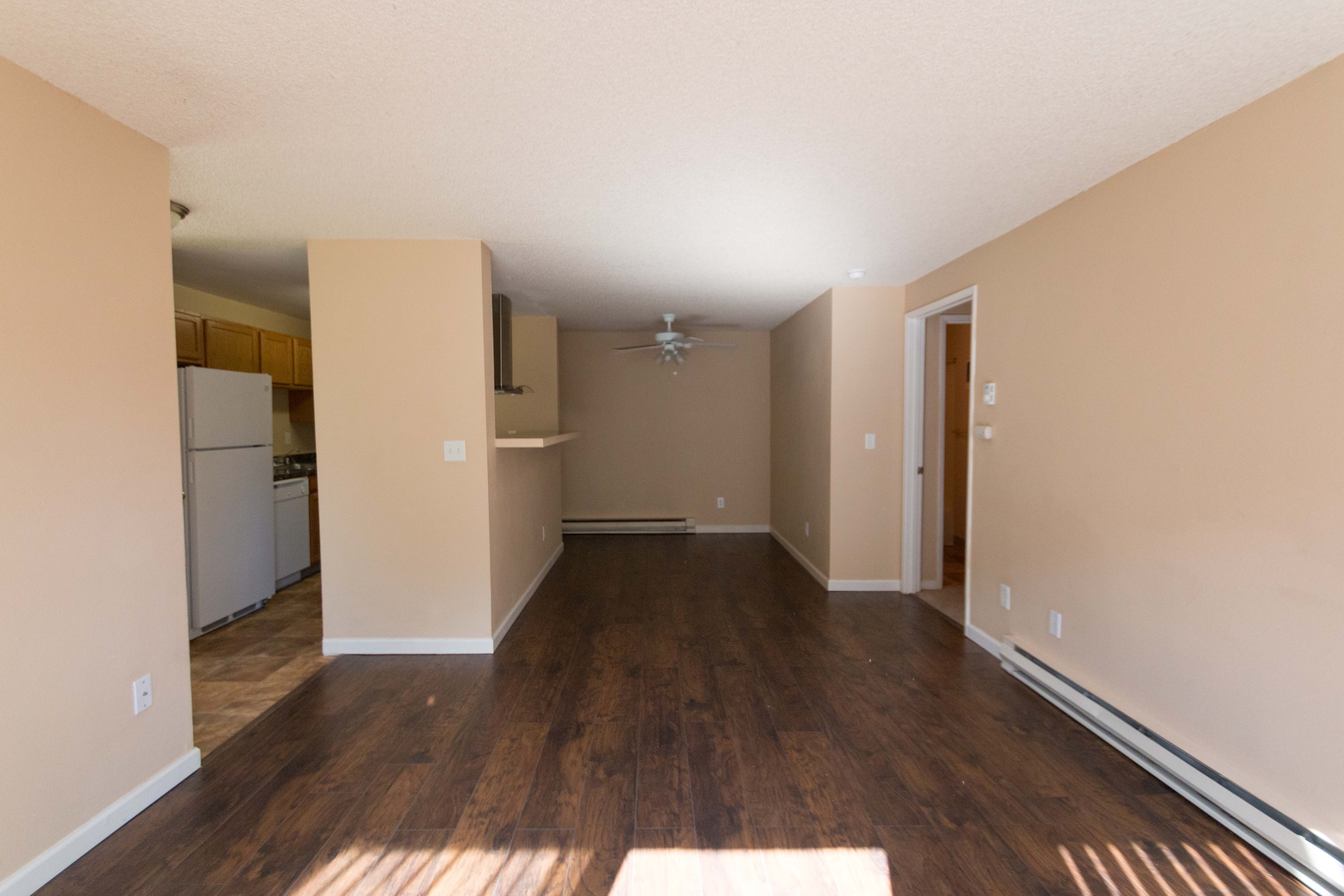 Spacious apartments at Oakbrook Apartments in Vancouver, WA