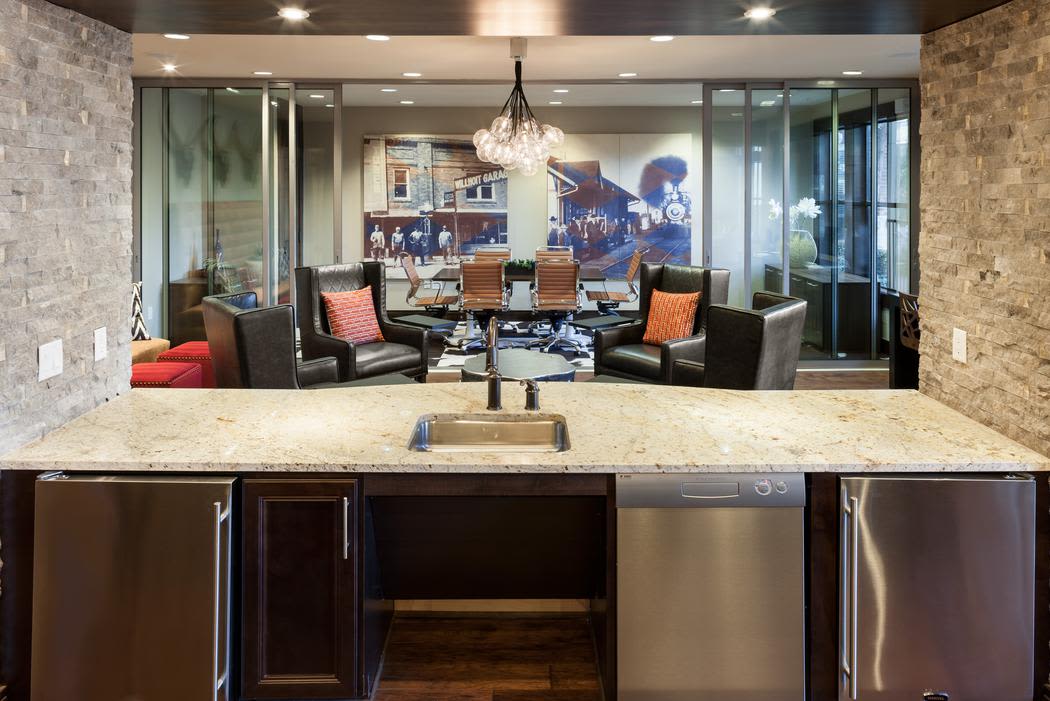 Lounge with TV at Terrawood