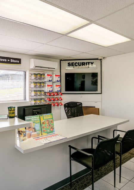 Facility Features offered at Metro Self Storage