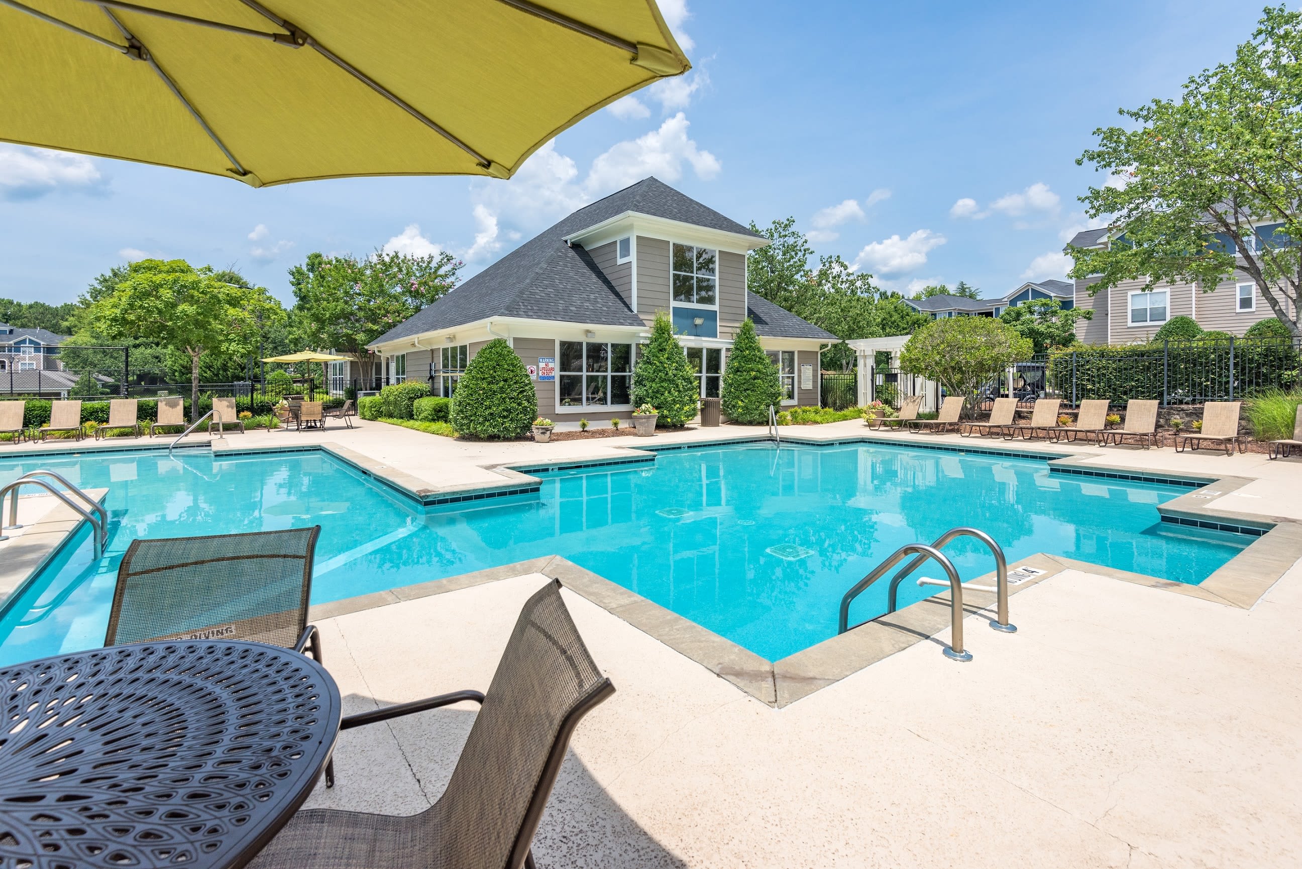 Northwest Raleigh Nc Apartments Off Campus Drive The Mark