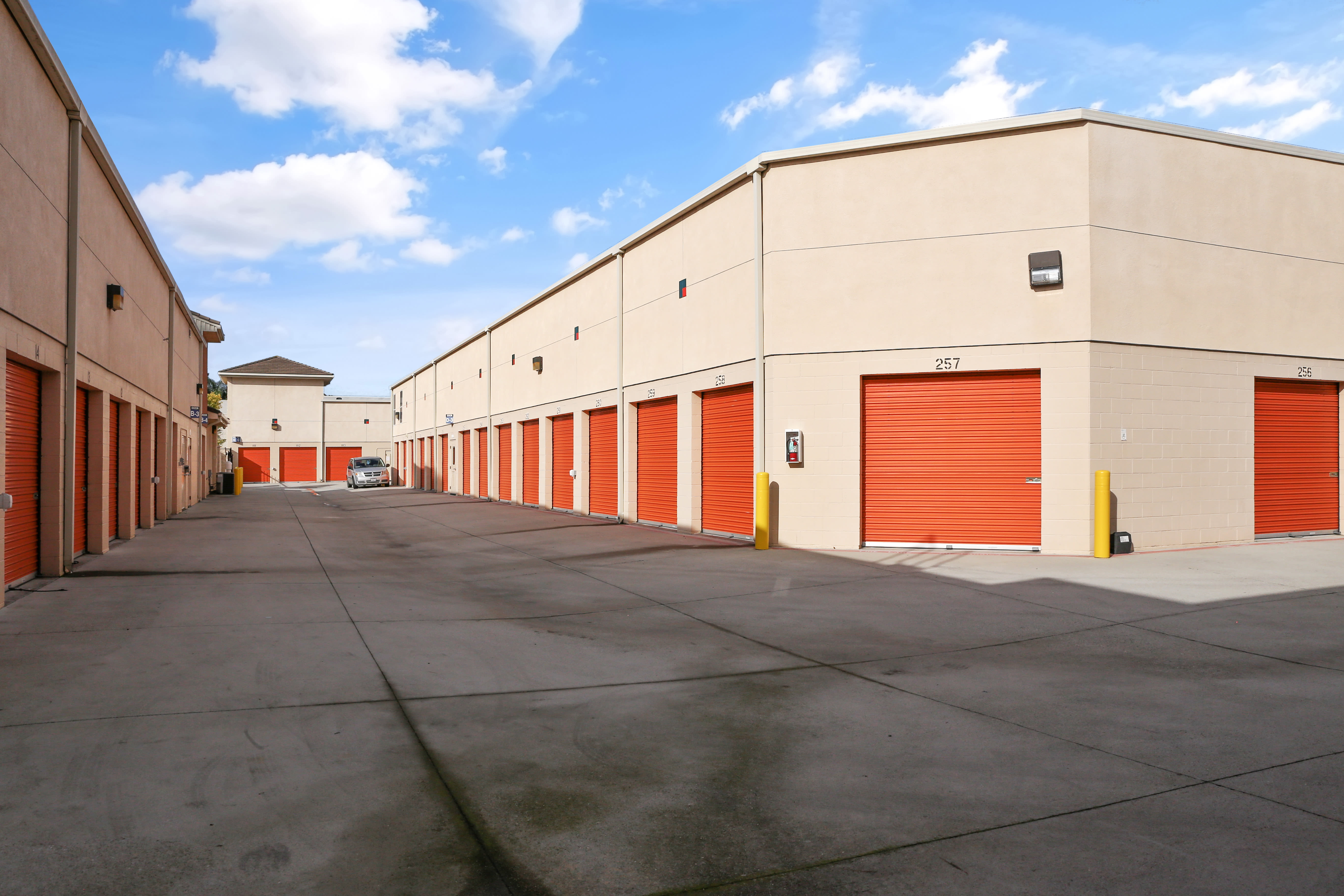 Wide driveways and easy-access outdoor storage in Cypress, California