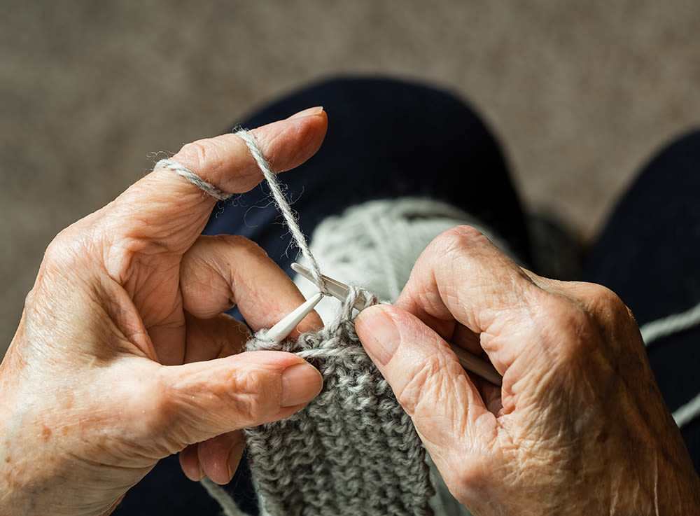 Knitting at The Reserve at Thousand Oaks in Thousand Oaks, California