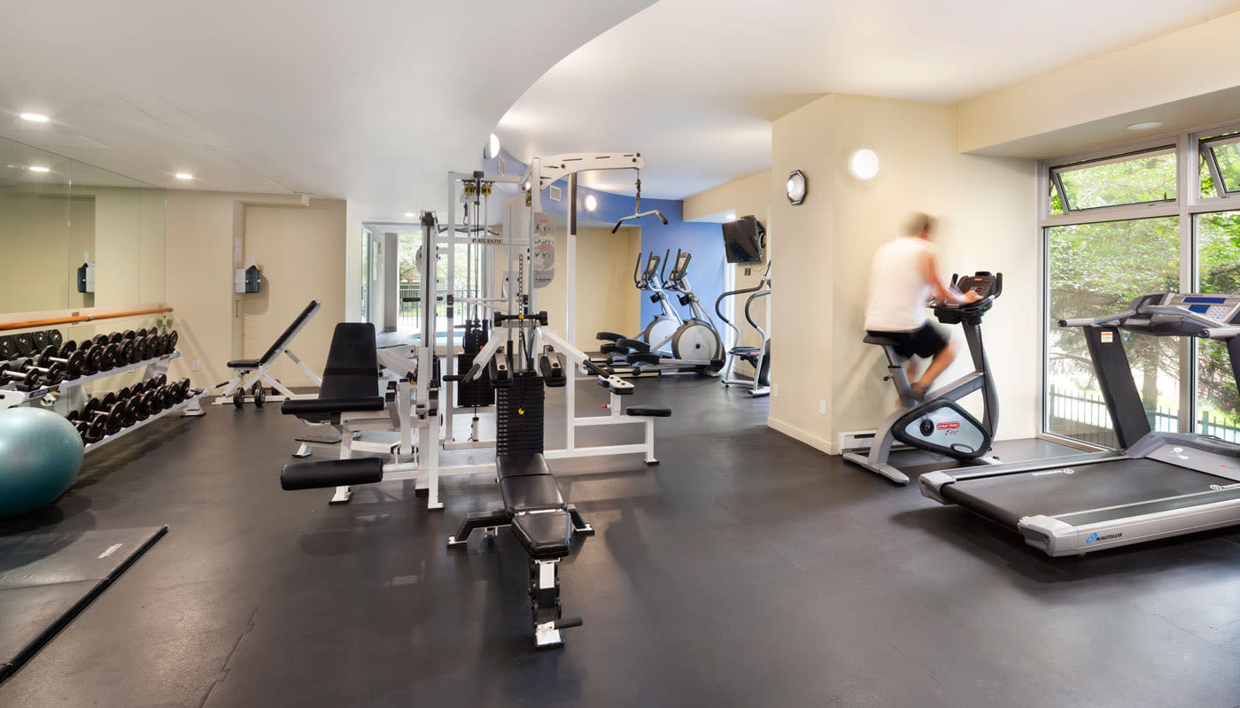 Yaletown 939 offers a state-of-the-art fitness center in Vancouver, British Columbia
