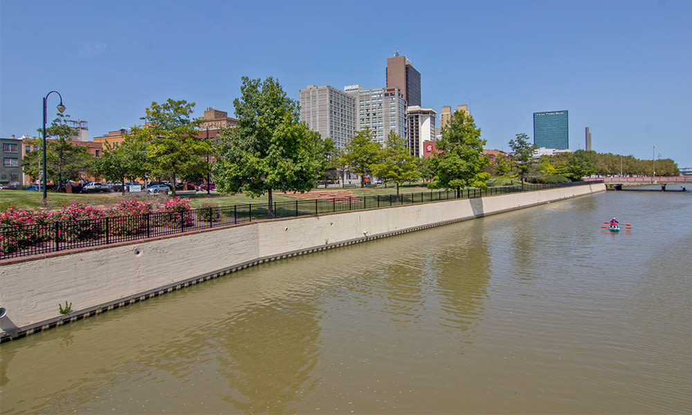 Swimming pool at Chelsea Place in Toledo, Ohio