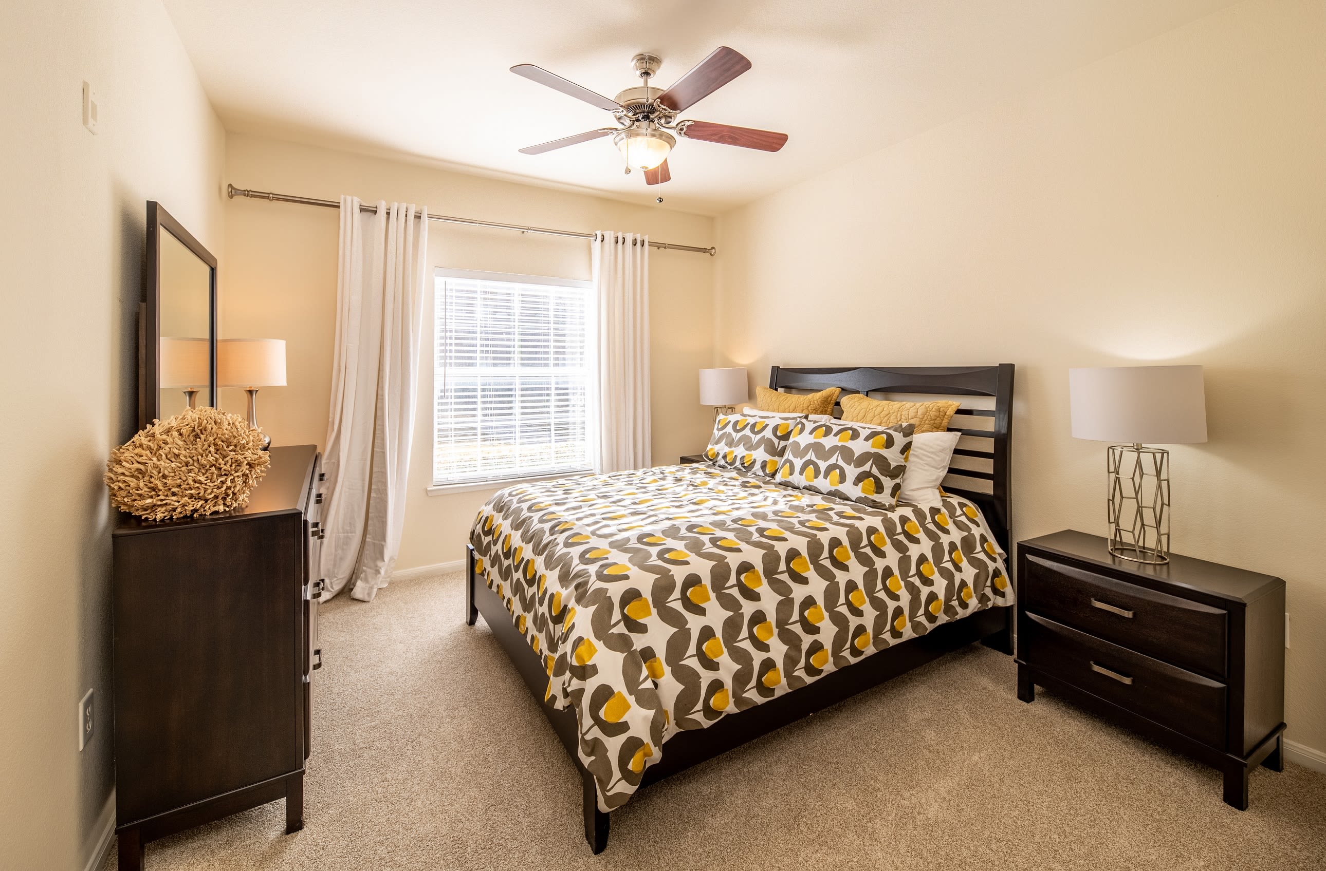 Affordable 1 2 Amp 3 Bedroom Apartments In Lewisville Tx