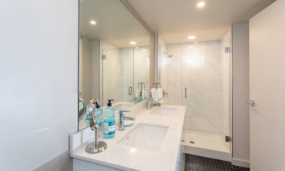 The Venue offers a spacious bathroom in Rochester, New York