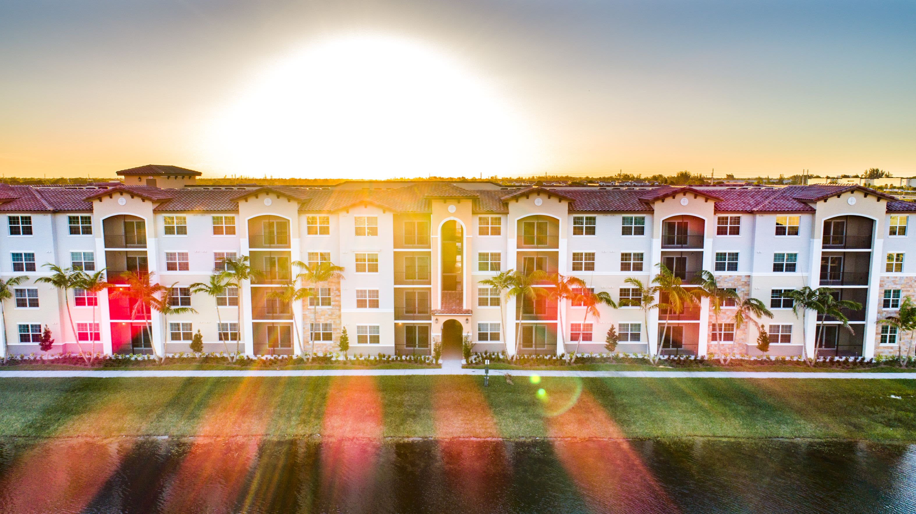 Photos of Luma at Miramar Apartments in Miramar, FL