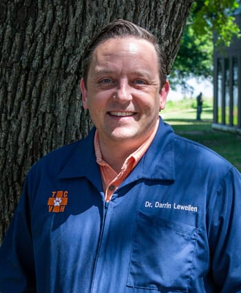 Darrin Lewellen, DVM at Travis Country Veterinary Hospital