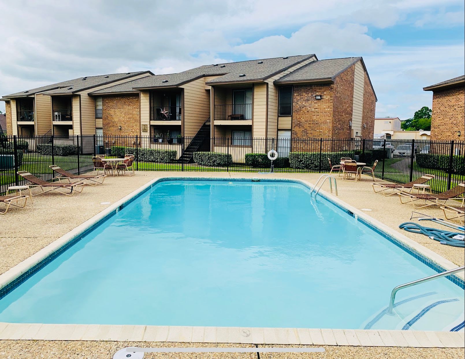 Apartments for Rent in Nederland, TX Carriage House Apartments