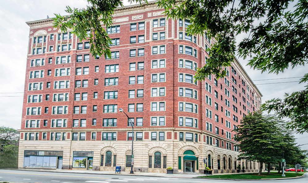 Photos of 7100 South Shore Apartment Homes Apartments in Chicago, IL