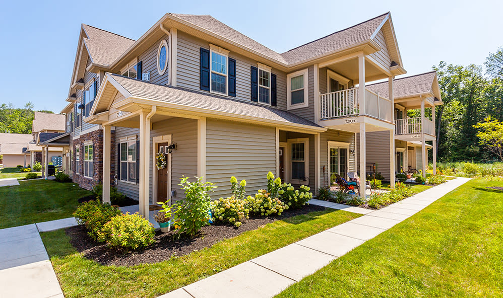 Simple Auburn Creek Apartments In Lincoln with Modern Futniture