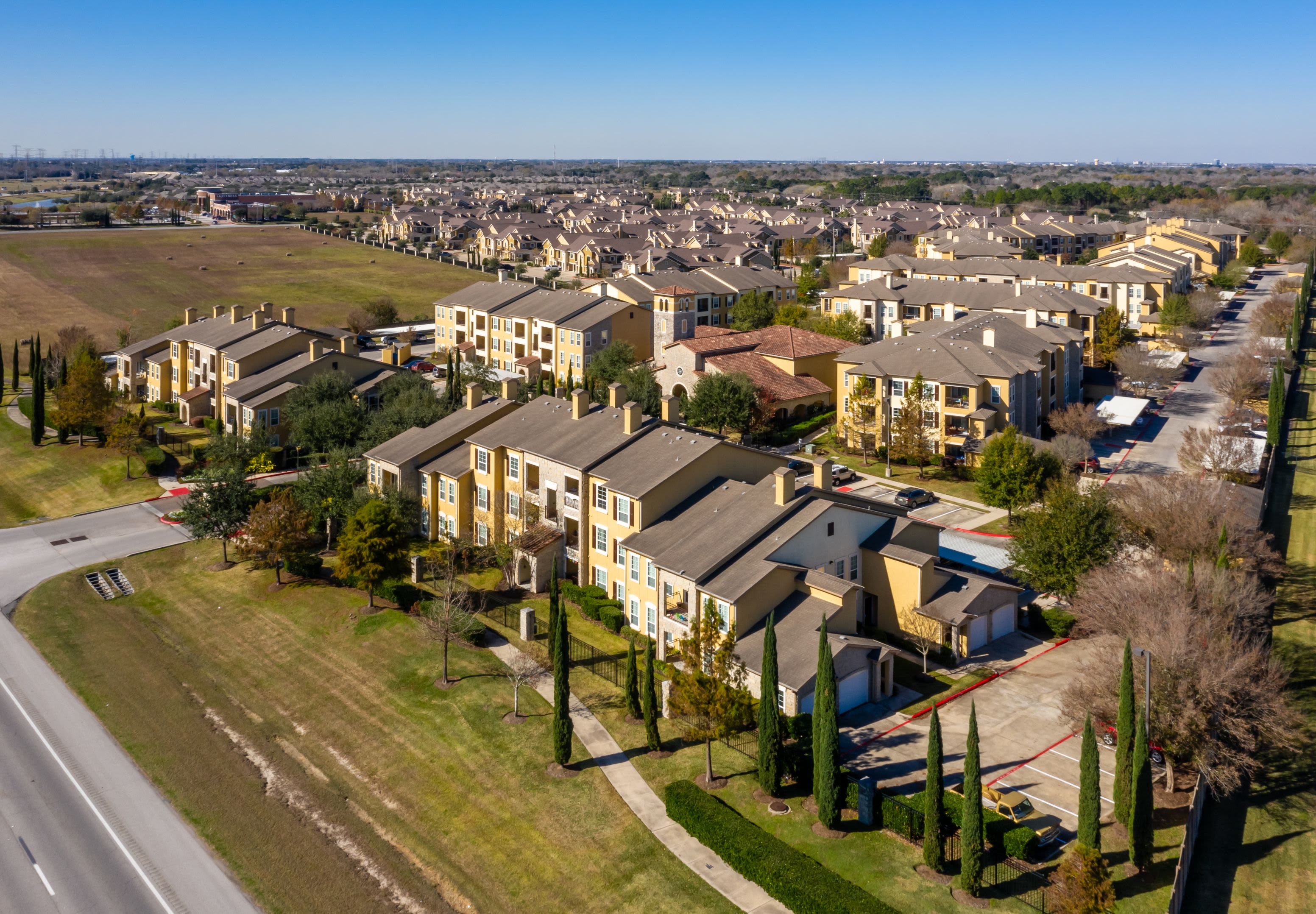 League City, TX Apartments near League City Pkwy & Downtown