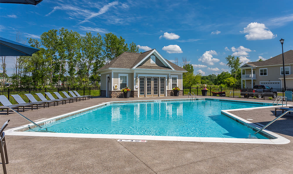 Photos Fairview at Town Center Apartment Homes in Rochester, NY