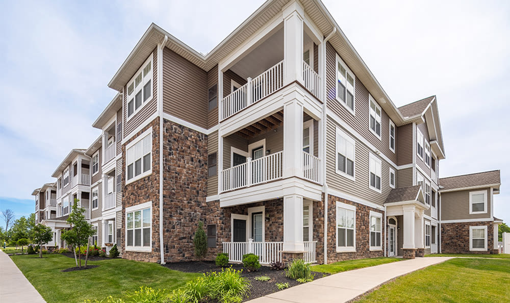 Photos Fairview at Town Center Apartment Homes in Rochester, NY