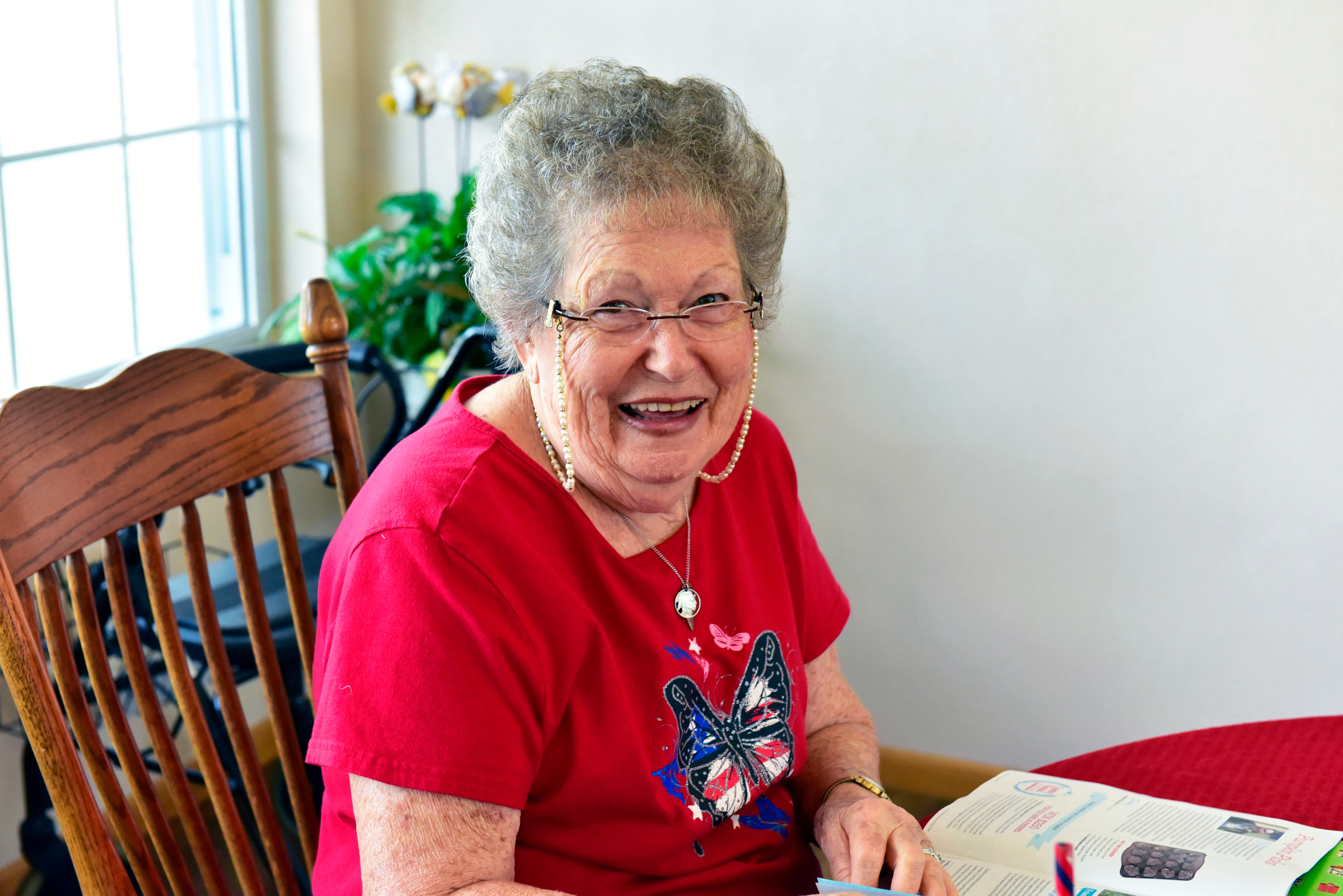 Happy resident at Garden Place Millstadt