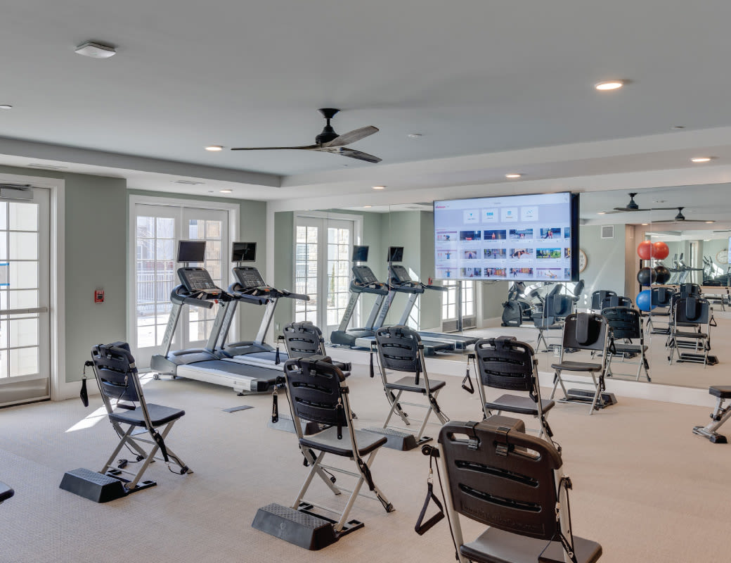 Community fitness studio - Avenida Naperville