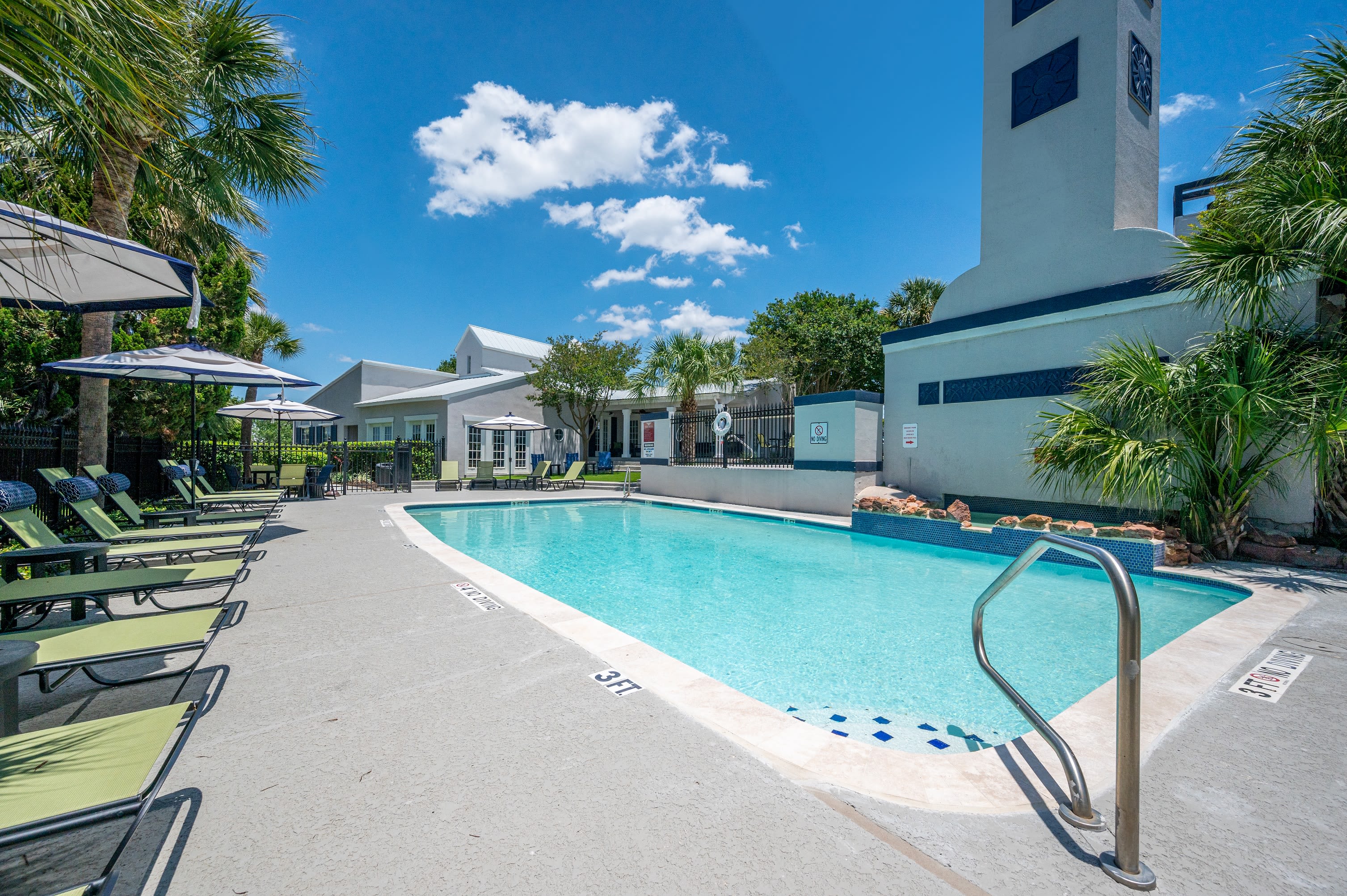 Resort style pool at Royal Palms in San Antonio, Texas