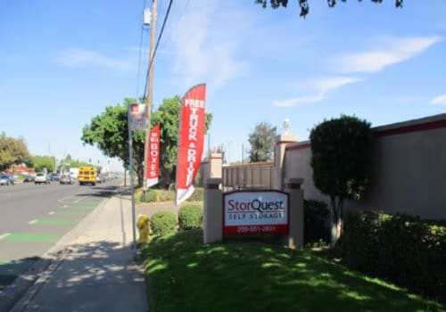 Self Storage Facility In Ceres Ca Storquest Self Storage