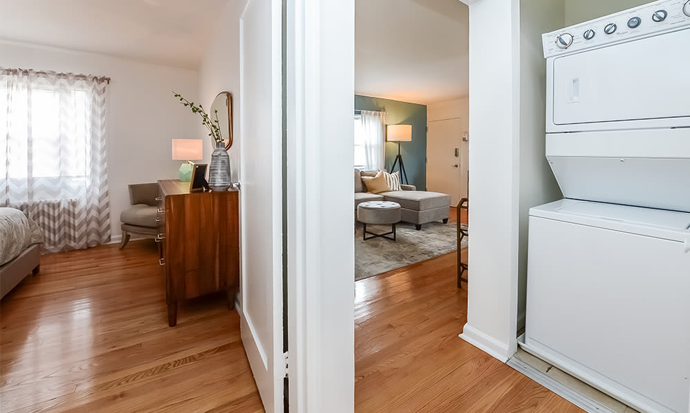 Photos of Elmwood Village Apartments & Townhomes in Elmwood Park, NJ