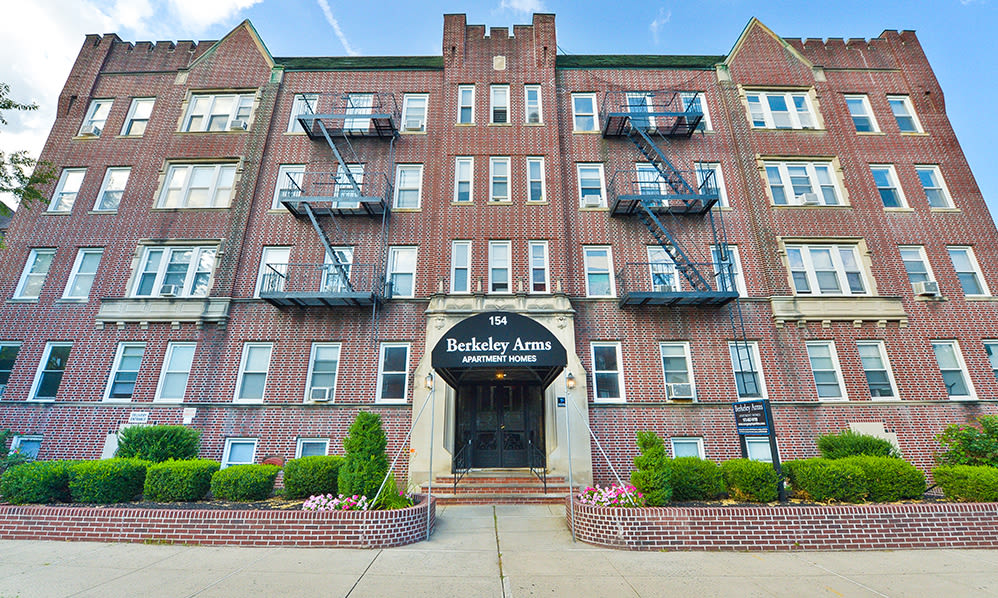 Photos of Berkeley Arms Apartment Homes Rutherford, NJ Apartments