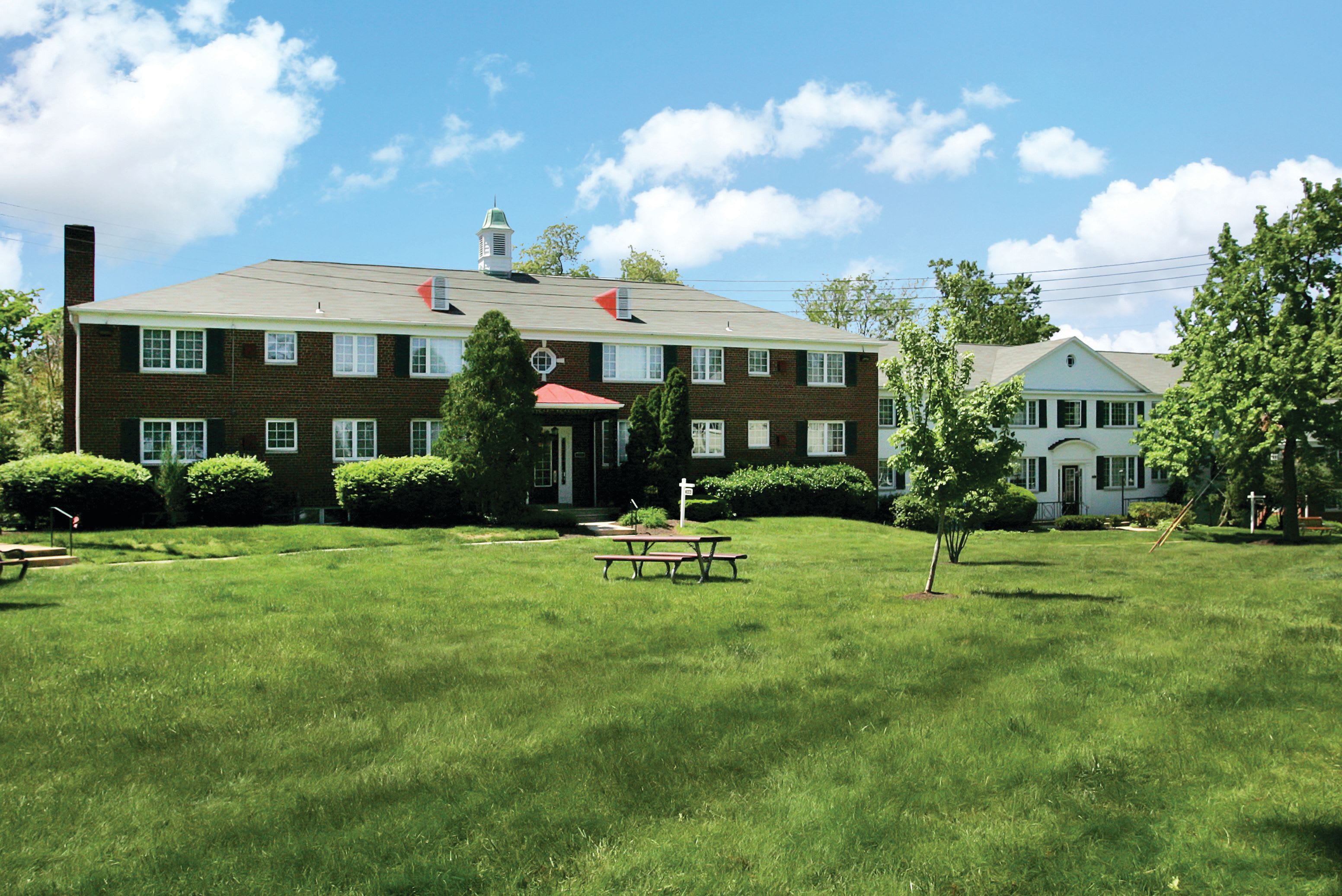 Photos of Braddock Lee Apartments | Apartments in Alexandria, VA