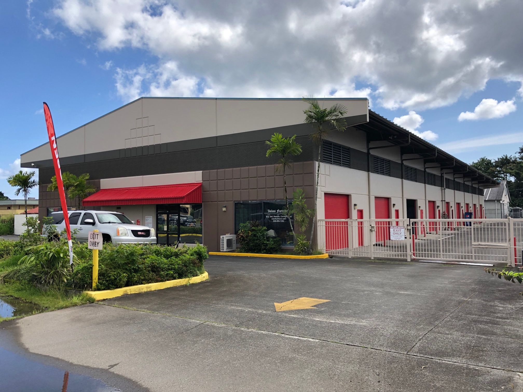 Drive-up units available at StorQuest Self Storage in Hilo, Hawaii