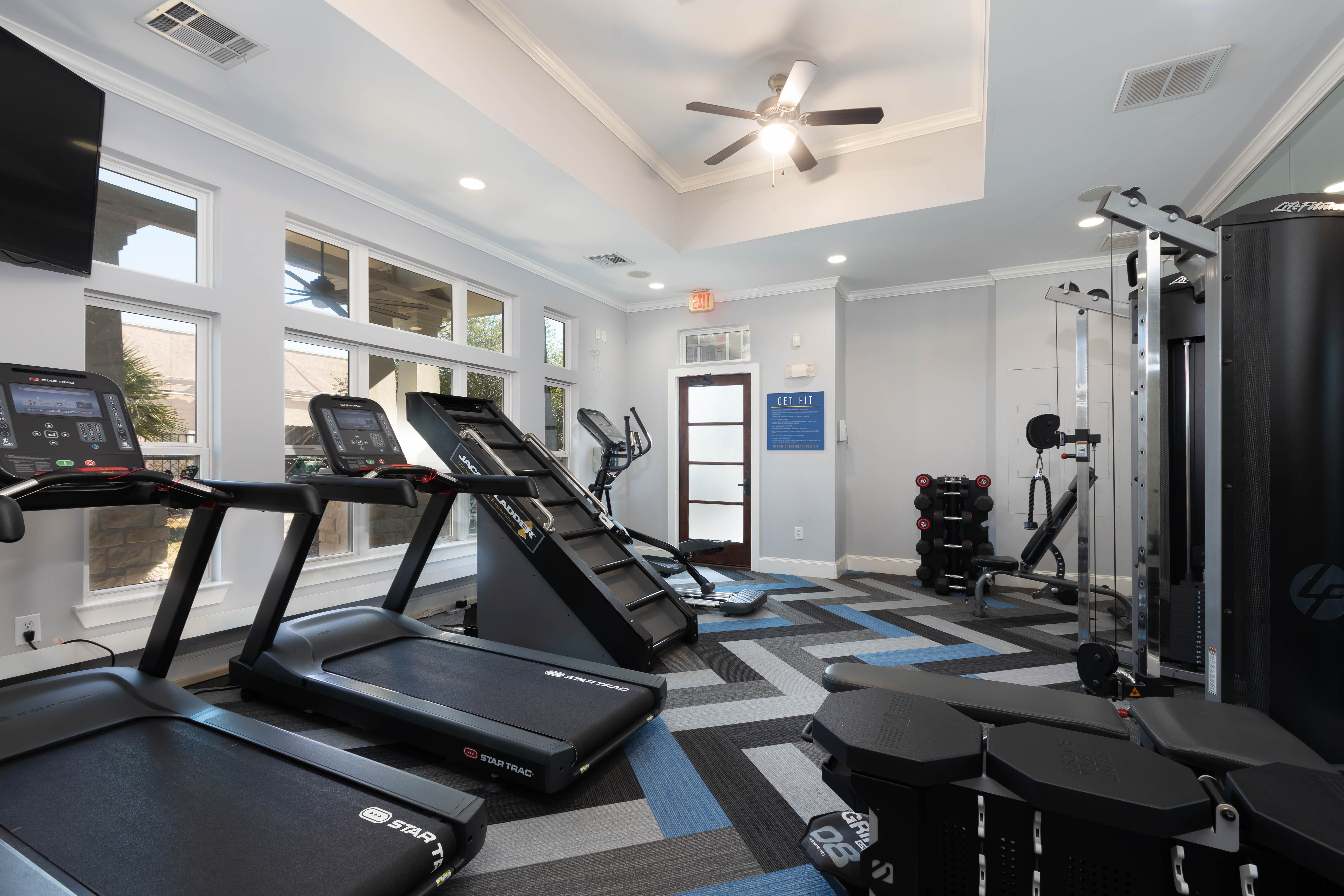 Fitness center at Lakefront Villas open 24/7