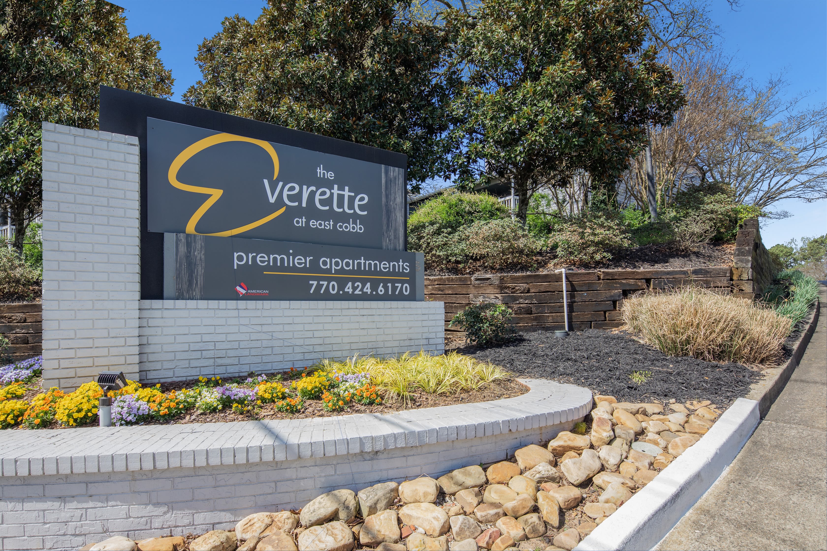 Professionally maintained landscaping at The Everette at East Cobb in Marietta, Georgia
