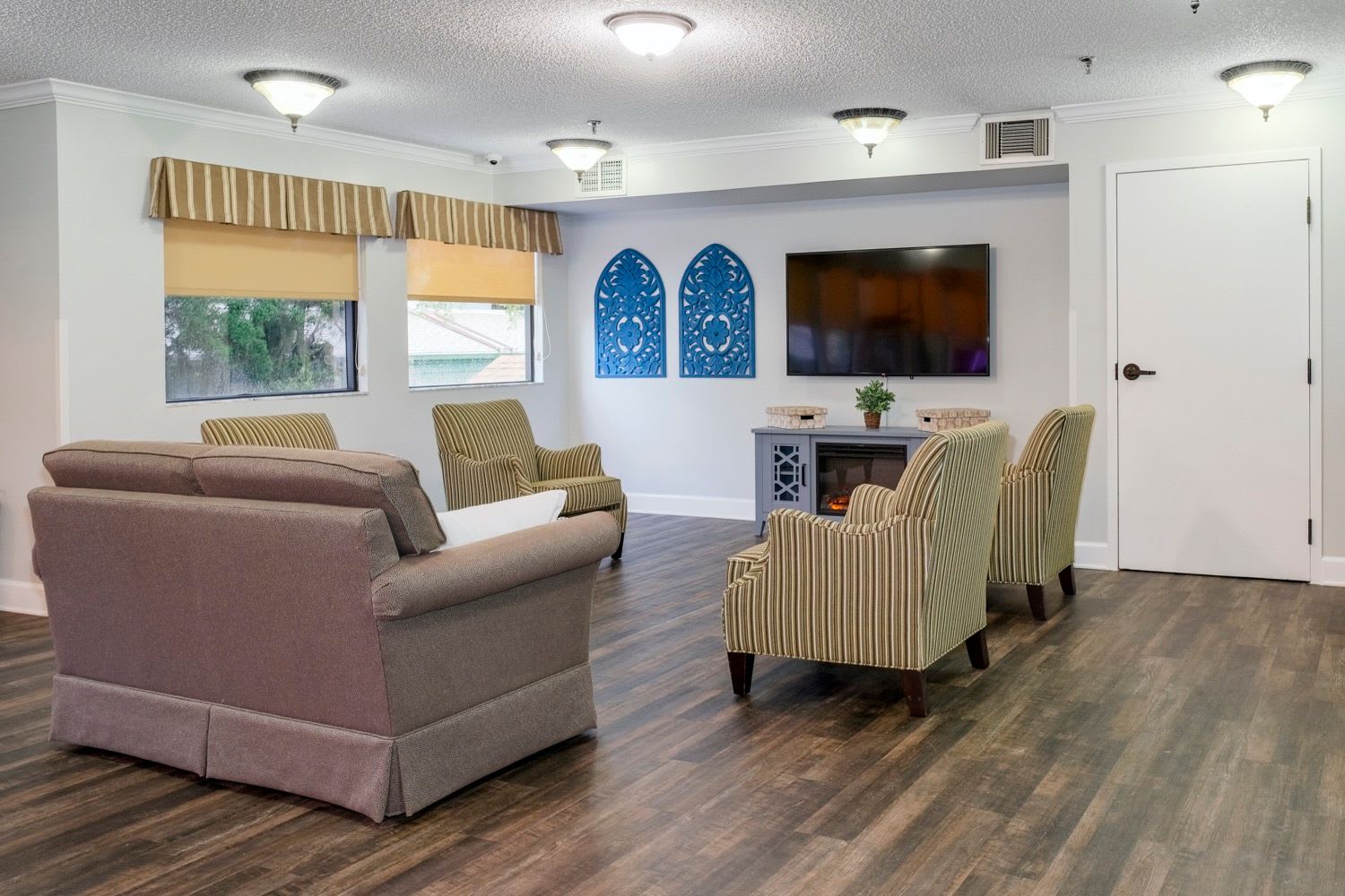 Couches at Grand Villa of Ormond Beach in Florida