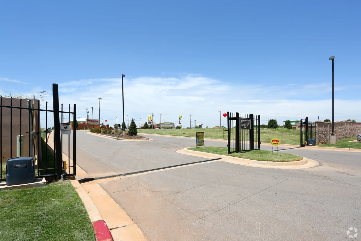 Gated entrance at Cross Timber in Oklahoma City, Oklahoma