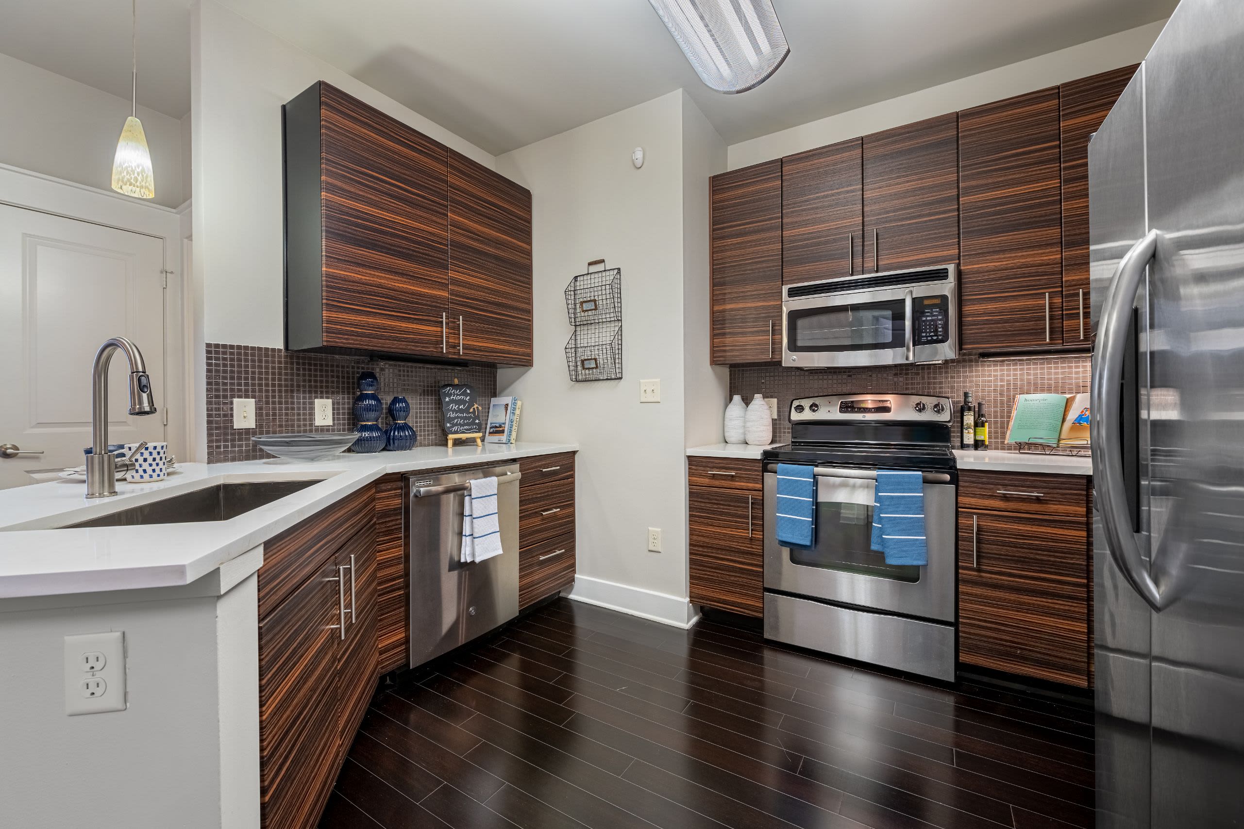 Kitchen with modern appliances at Marquis Cresta Bella in San Antonio, Texas