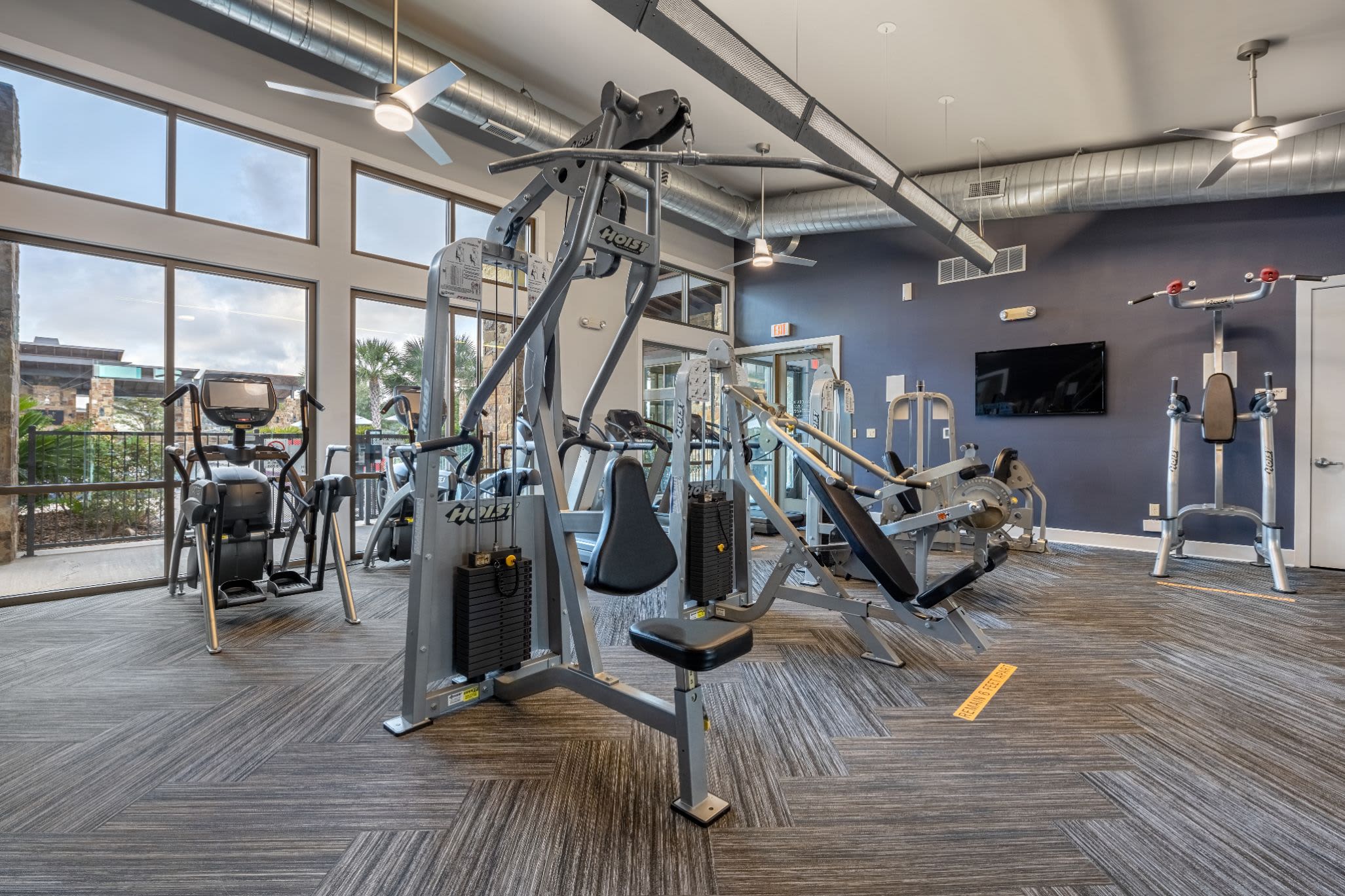 Fitness center at Marquis Cresta Bella in San Antonio, Texas