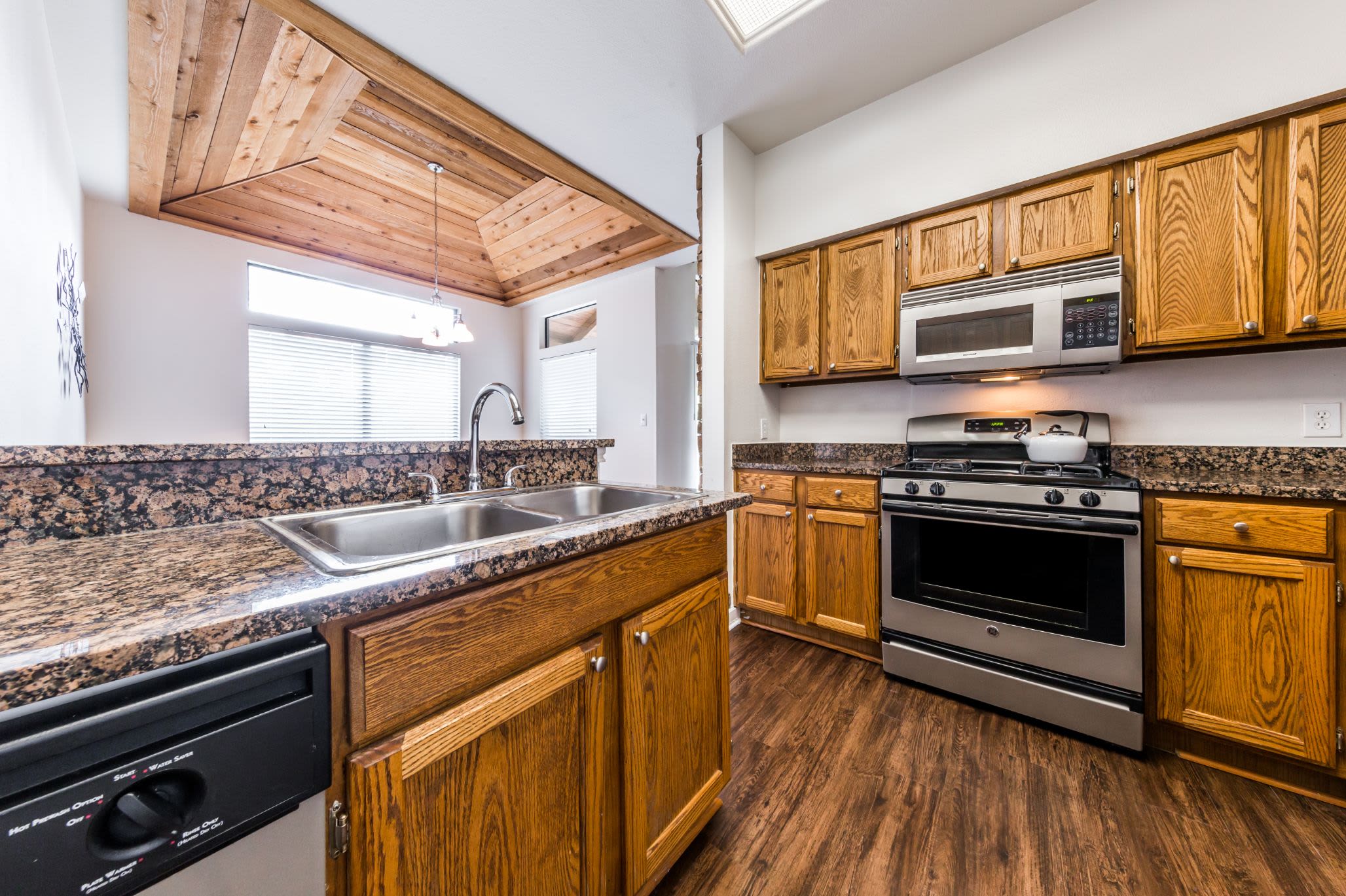 Caprock Canyon Apartments