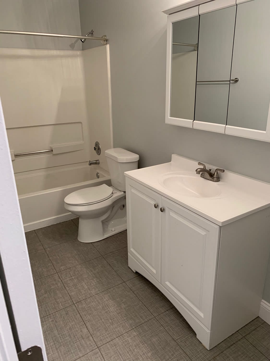 Model bathroom at Brittany Bay Apartments and Townhomes in Groveport, Ohio