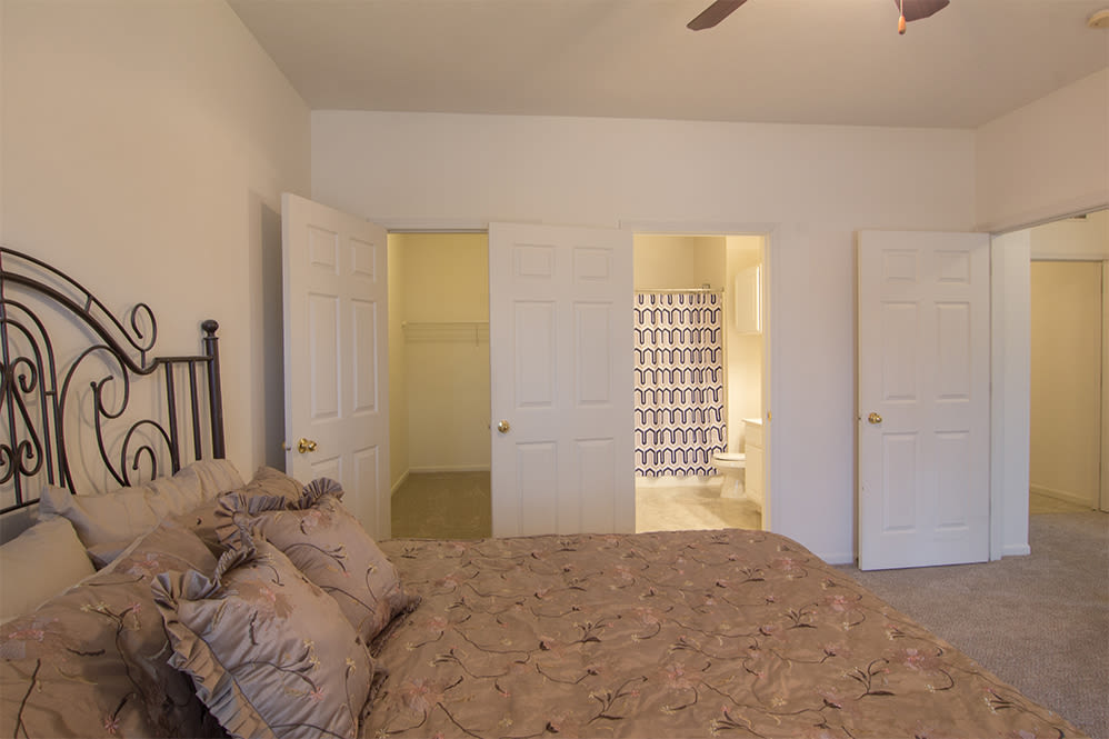 Photos of Hills of Aberdeen Apartment Homes Apartments in Valparaiso, IN