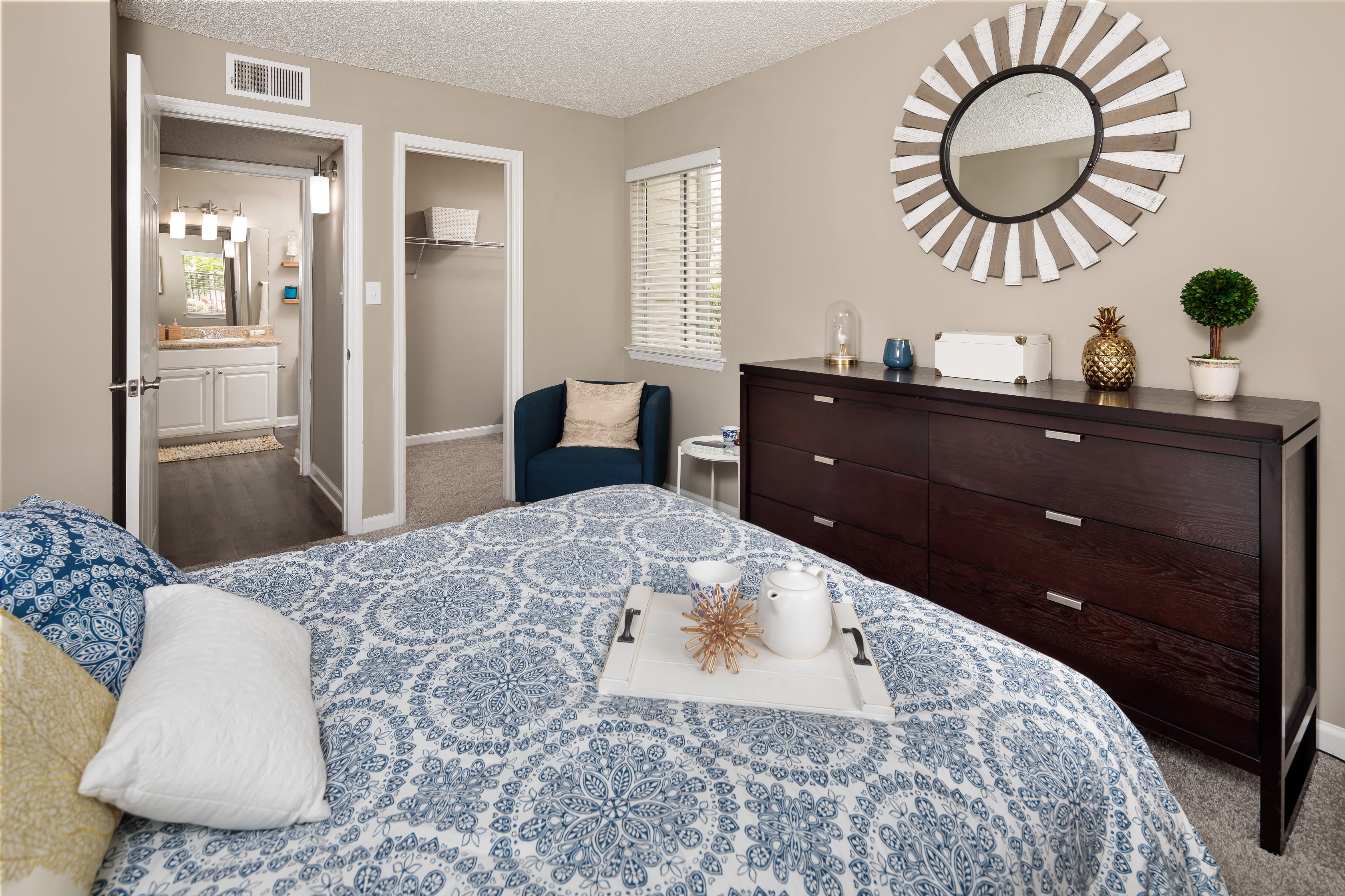 A bedroom in an apartment at 1801 MetroWest in Orlando, Florida