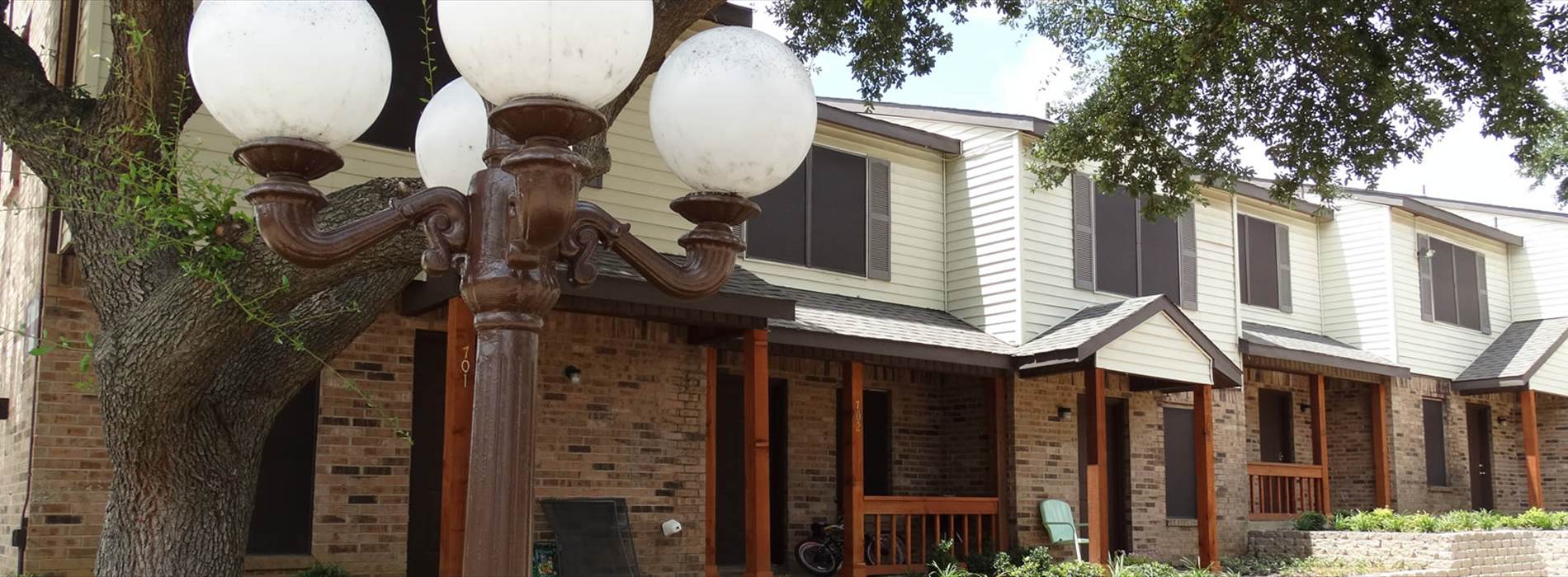 Schedule a tour of Round Rock Townhomes in Arlington, Texas